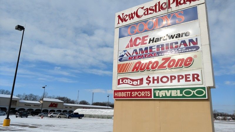 New Castle Plaza: 427-525 S Memorial Dr, New Castle, IN 47362